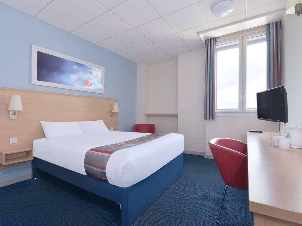 Travelodge Birmingham Dudley Room photo