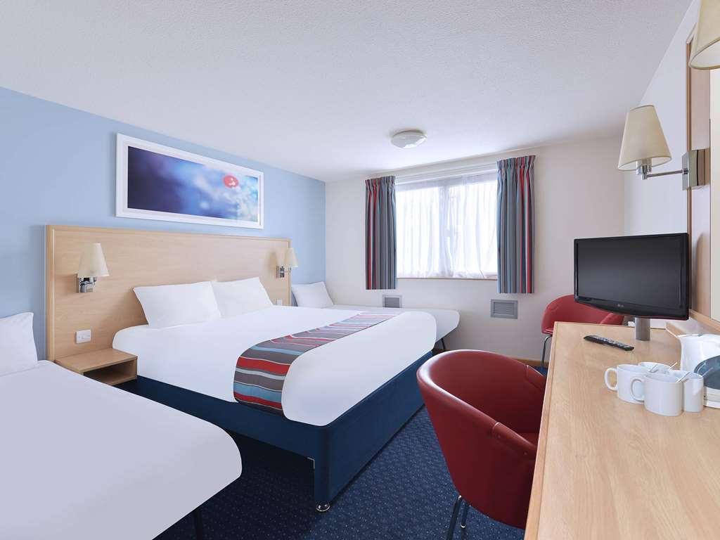 Travelodge Birmingham Dudley Room photo